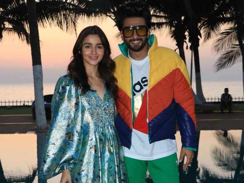 Photo : What's Keeping Gully Boy Stars Alia And Ranveer Busy?