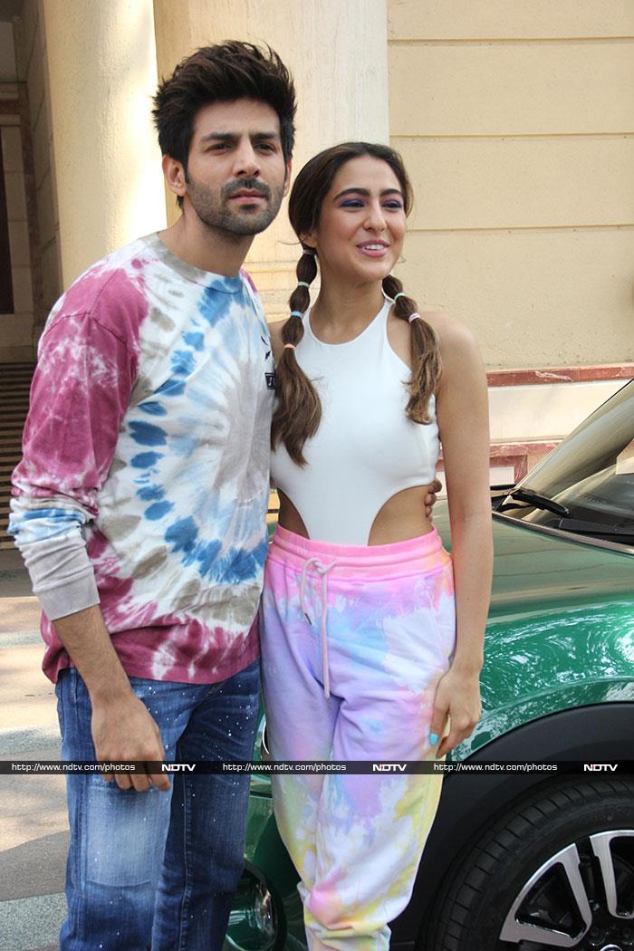 Sara Ali Khan co-stars with Kartik Aaryan for the first time. Filmmaker Imitiaz Ali has helmed <I>Love Aaj Kal</I>. It is a second film with the same name.