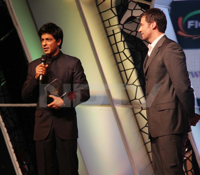 SRK, Hugh Jackman dance on stage