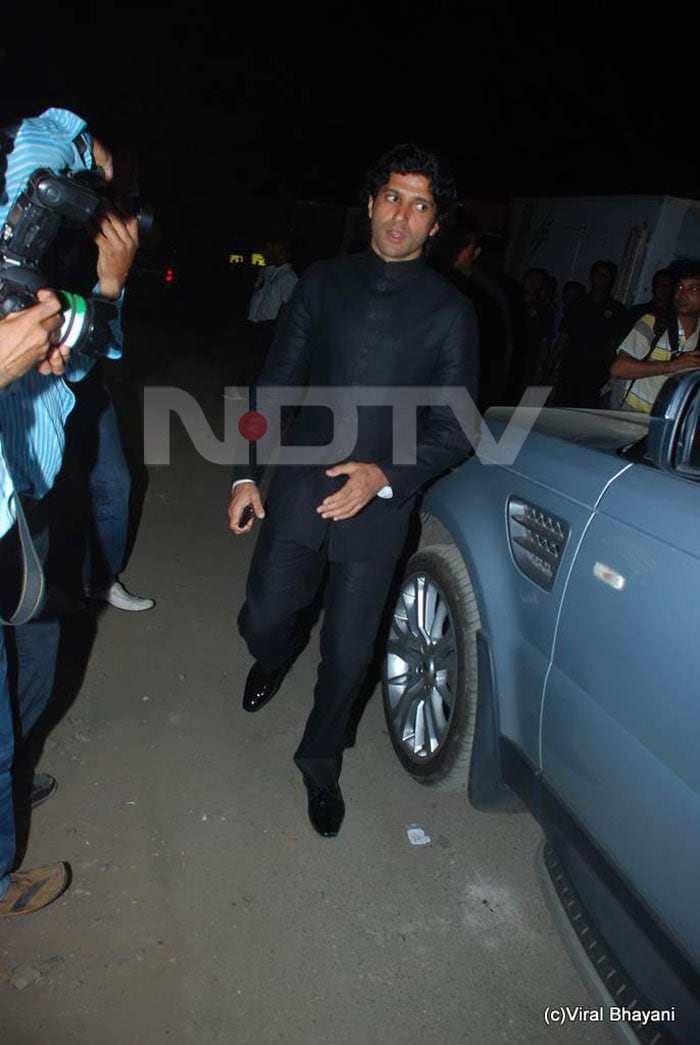 SRK, Saif back as Filmfare hosts