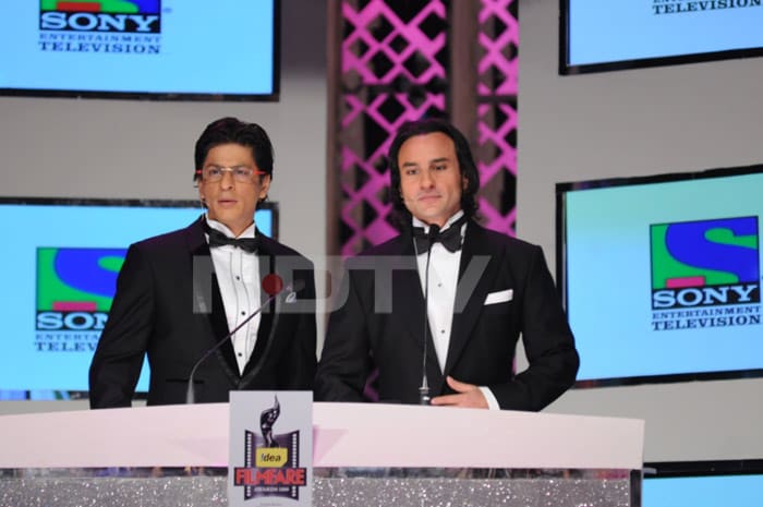 SRK, Saif back as Filmfare hosts