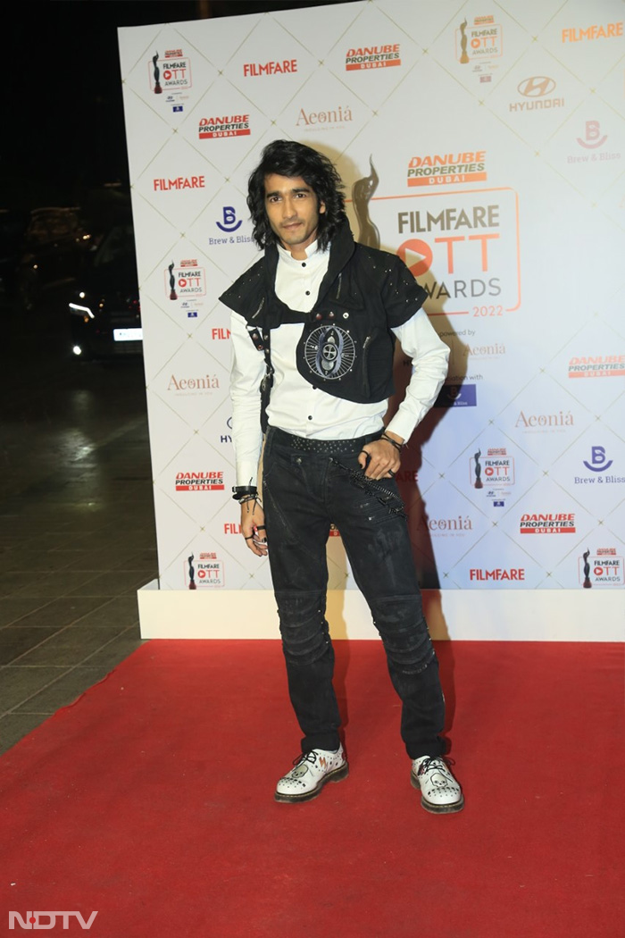 Filmfare OTT Awards 2022: ओटीटी अवॉर्ड नाइट में शामिल हुए कई सितारे