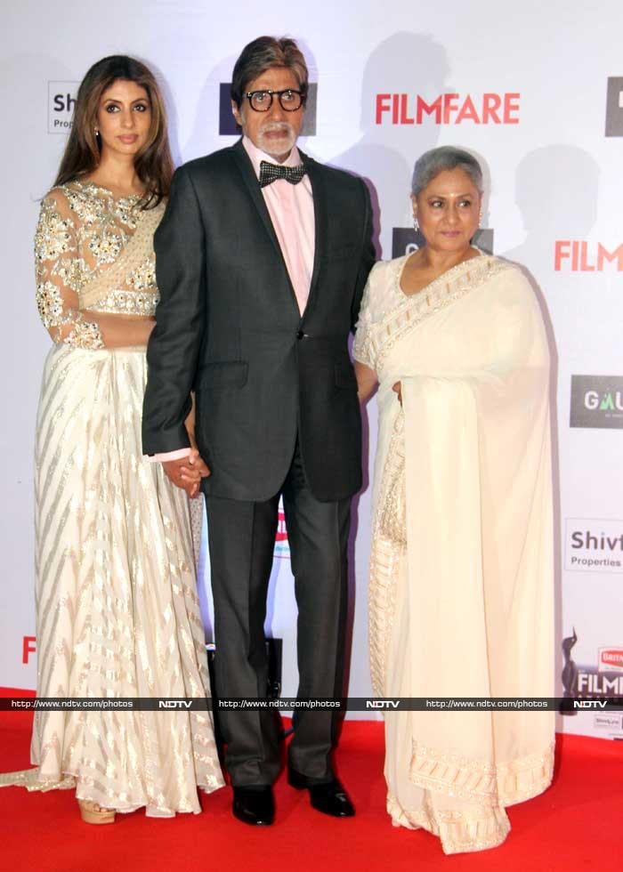 Filmfare Awards: Big B, Deepika on A-List Red Carpet