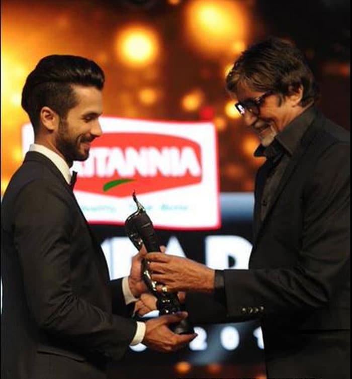 Blockbuster Moments From the Filmfare Awards 2015