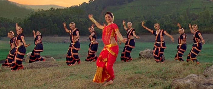 Desi dancer: Deepika
