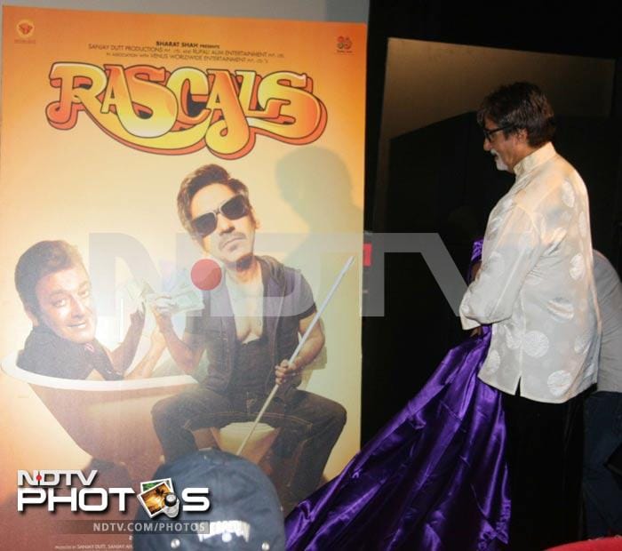 Amid the tension surrounding <i>Aarakshan</i>'s release, Amitabh Bachchan took out time to unveil the first look of the Ajay Devgn, Sanjay Dutt starrer <i>Rascals</i>.