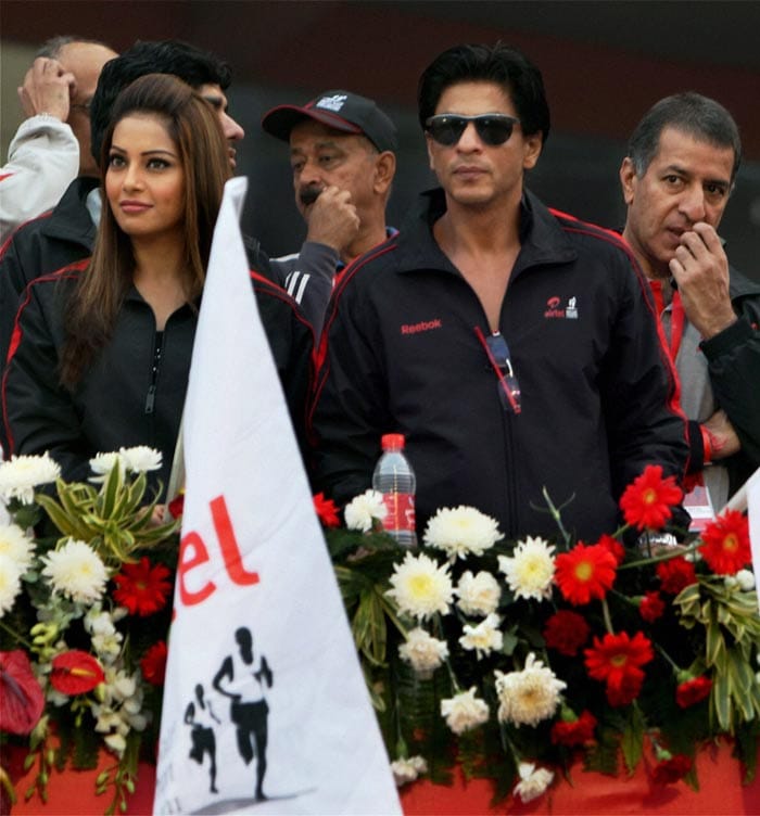 SRK, Bipasha at Delhi Half Marathon