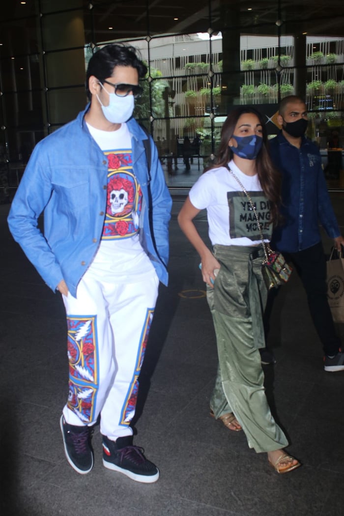 From Kiara And Sidharth\'s Airport Diaries