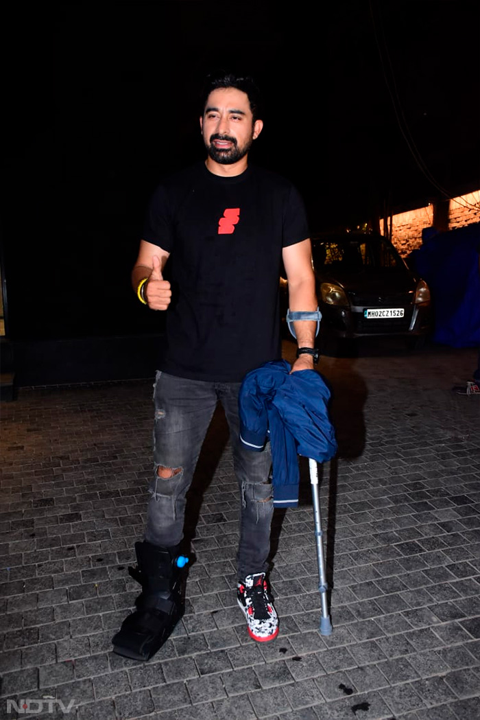 Rannvijay Singha clicked at the screening of <i>Ghoomer</i>. (Image courtesy: Varinder Chawla)