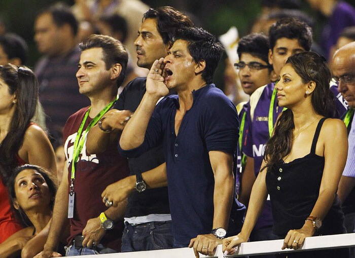 Mehr Jessia, Sanjay Kapoor, Arjun Rampal, Suhana Khan, Shah Rukh Khan and Gauri Khan offer support during the 2010 DLF Indian Premier League T20 group stage match between Kolkata Knight Riders and Rajasthan Royals played at Eden Gardens on April 17, 2010 in Kolkata, India. (Photo: IPL2010/Getty Images)