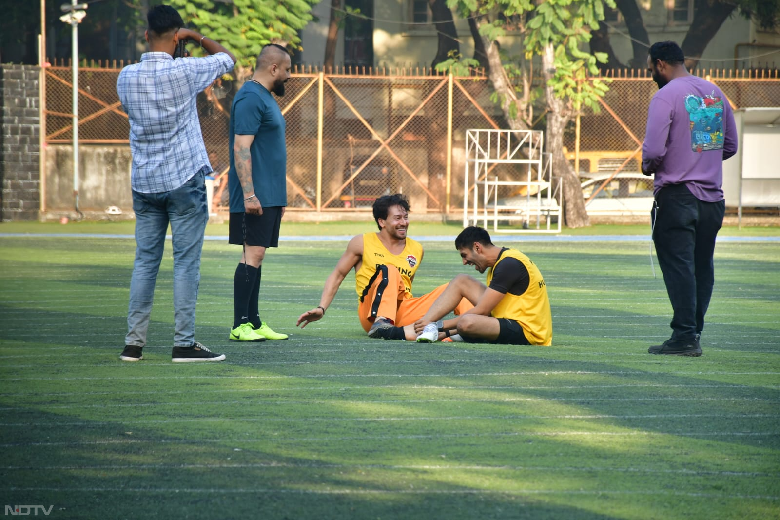 Kartik Aaryan and Tiger Shroff in a picture-perfect moment. (Image courtesy: Varinder Chawla)