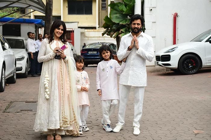 Ganesh Chaturthi: Salman, Katrina-Vicky, Isabelle Attend Celebrations At Arpita Khan Sharma\'s Home