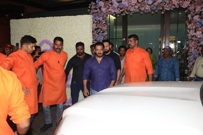 Ganesh Chaturthi 2022: How Salman Khan And Others Bid Farewell To Bappa. Visarjan Pics