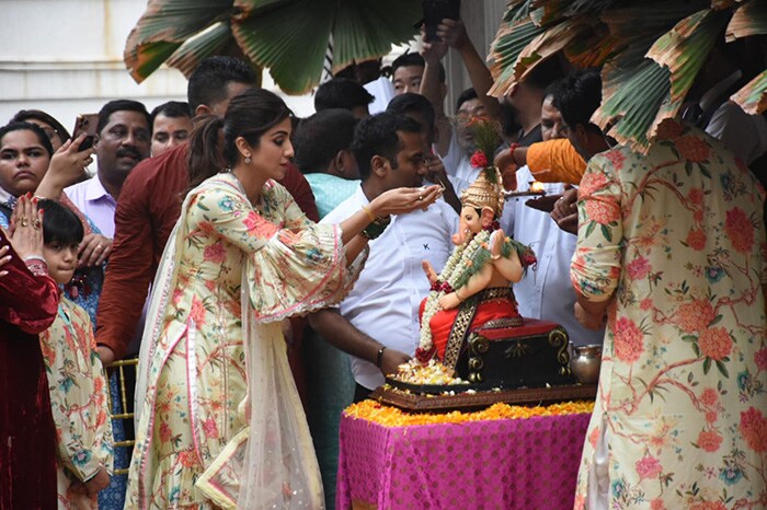 Ganesh Chaturthi 2022: How Shilpa-Shamita Shetty, Raj Kundra Bid Farewell To Bappa