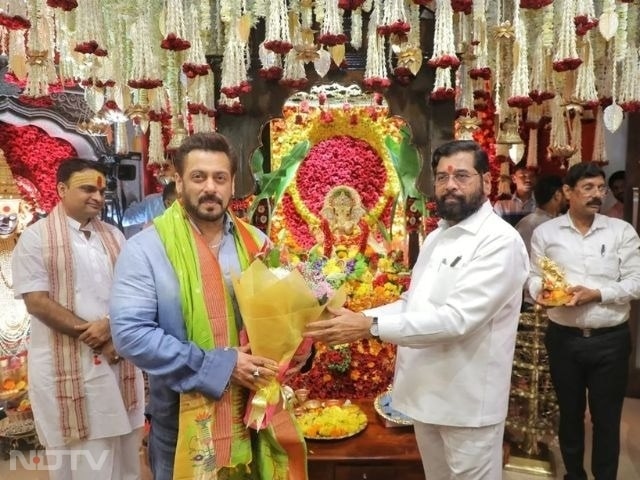 Salman Khan along with Maharashtra CM Eknath Shinde. (Image courtesy: Varinder Chawla)