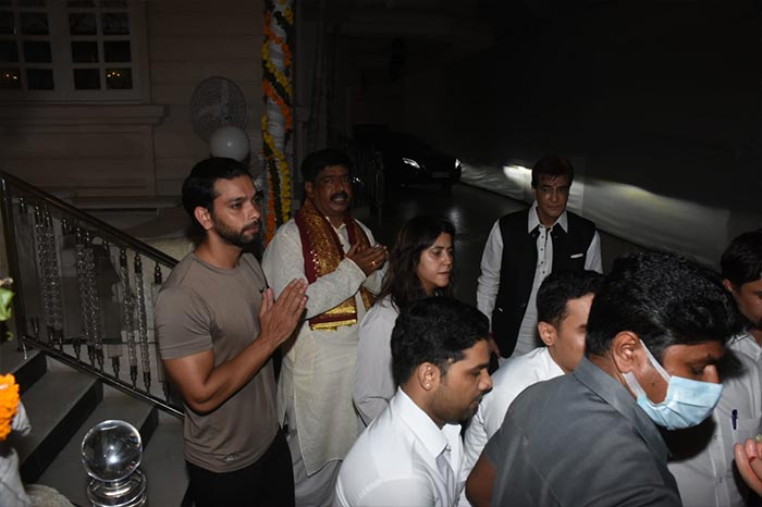 Jeetendra and Ekta Kapoor were photographed at their residence performing the Ganpati Visarjan ceremony.