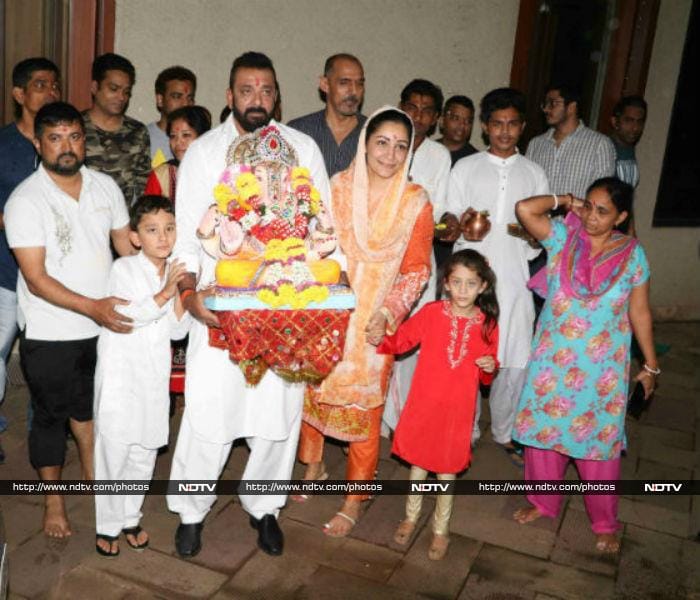 Actor Sanjay Dutt celebrated Ganpati <i>visarjan</i> along with his wife Maanyata and children - Shahraan and Iqra on Sunday.