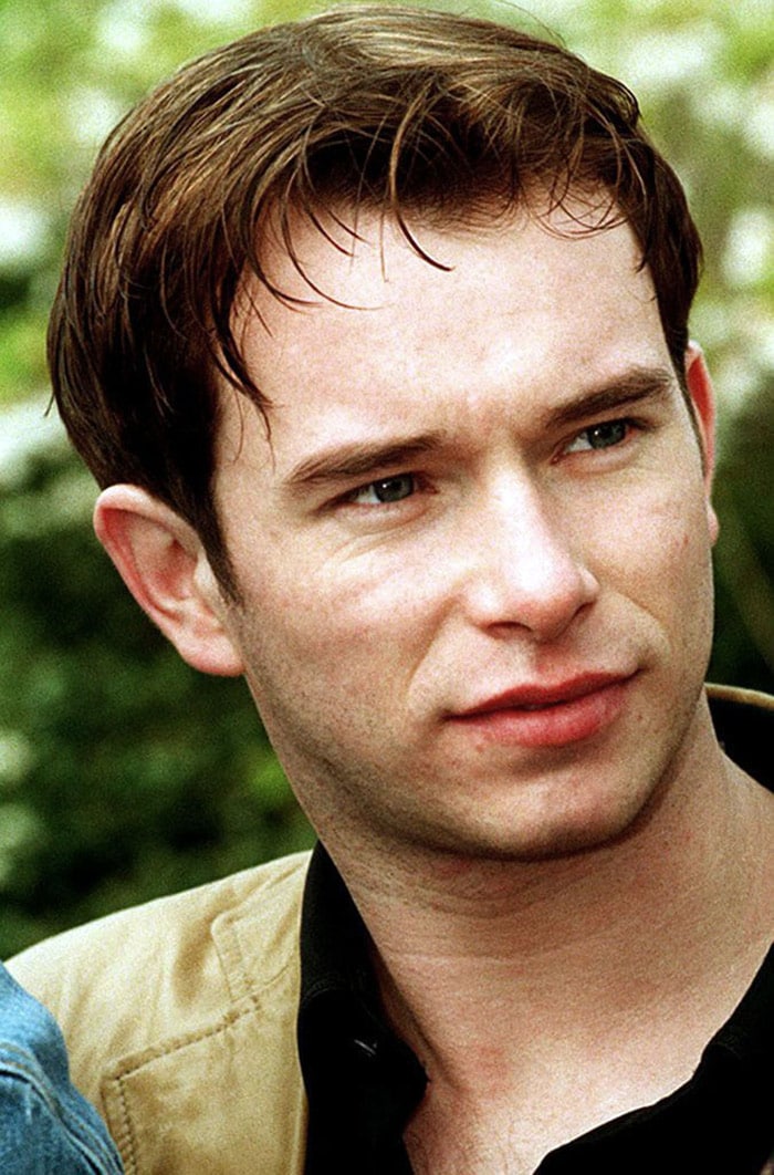 An eight hour drinking binge may have killed late singer Stephen Gately of the band Boyzone. According to British tabloid The Sun, the 33-year-old was not a habitual drinker but had got 'totally trashed' during a night at a gay club on the island of Majorca where he was holidaying with his civil partner Andy Cowles. This file photo of Gatley is dated April 7, 1998. (Photo: AFP)