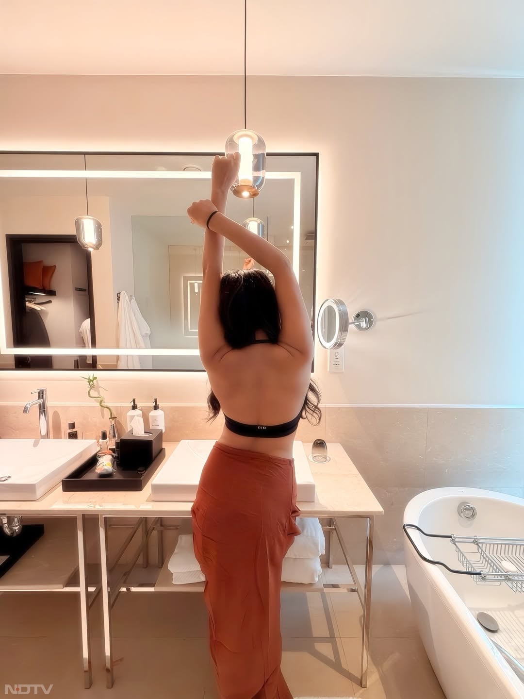 गौरव और आकांक्षा की शादी 2016 में हुई थी और दोनों की शादी को अब 9 साल पूरे हो चुके हैं. akankshagkhanna/Instagram