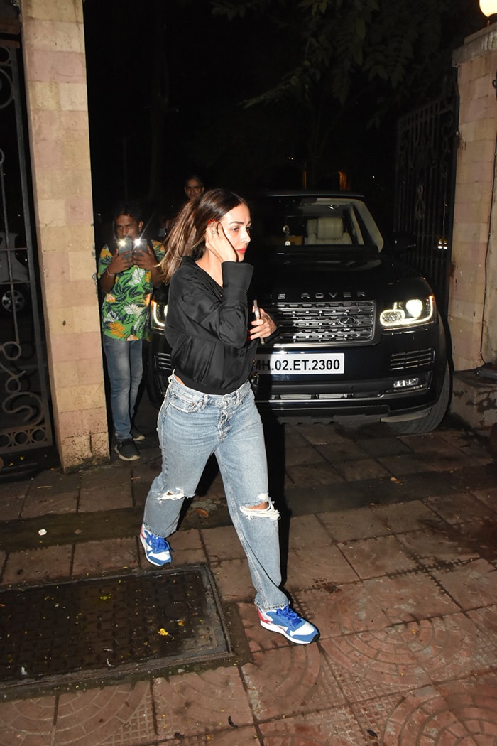 Malaika Arora was clicked outside her mom's house in Bandra.