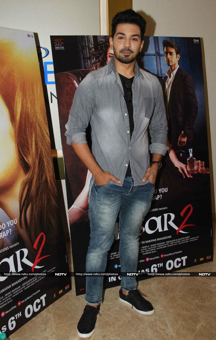 Actor Abhinav Shukla accompanied his <i>Aksar 2</i> co-stars.