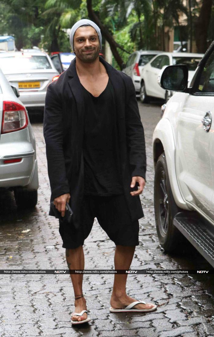 Karan Singh Grover was his usual cool and casual self.