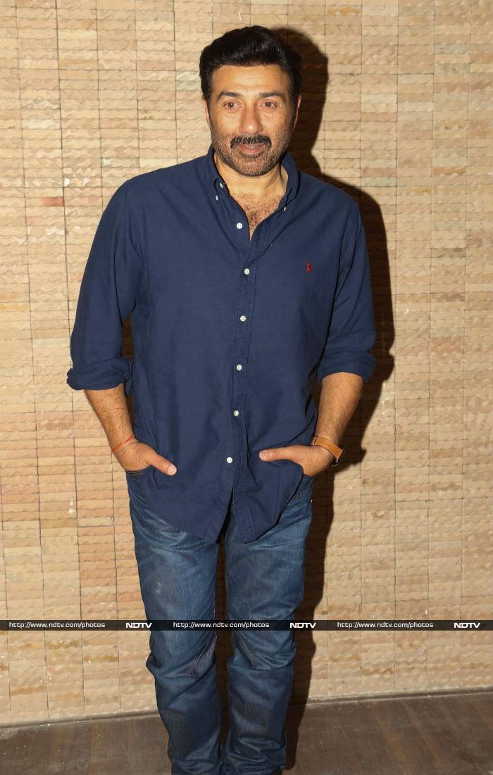 Bobby's brother and <i>Poster Boys</i> co-star, Sunny Deol was also present at the promotion.