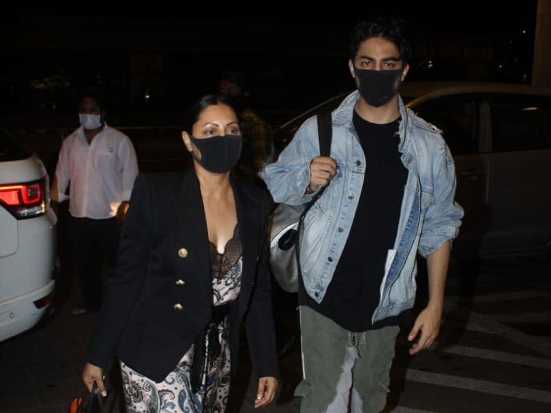 Photo : Gauri Khan And Son Aryan Fly To New York