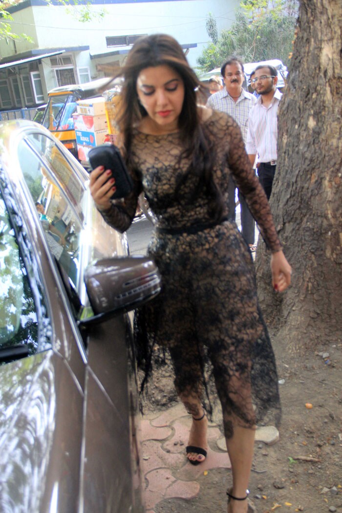 Gauri Khan\'s Champagne Date With Sophie, Isha, Tara