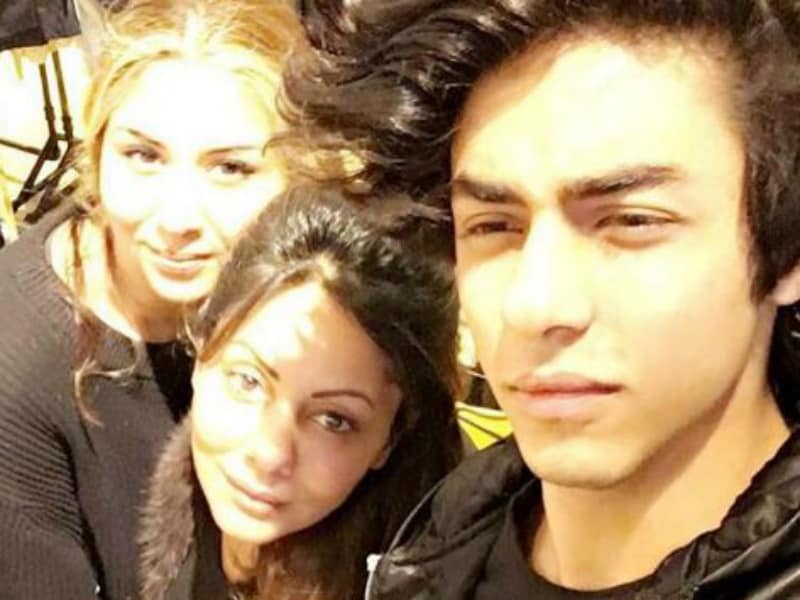 Photo : Vacation Diaries: Gauri and Aryan's Selfie Tops the List