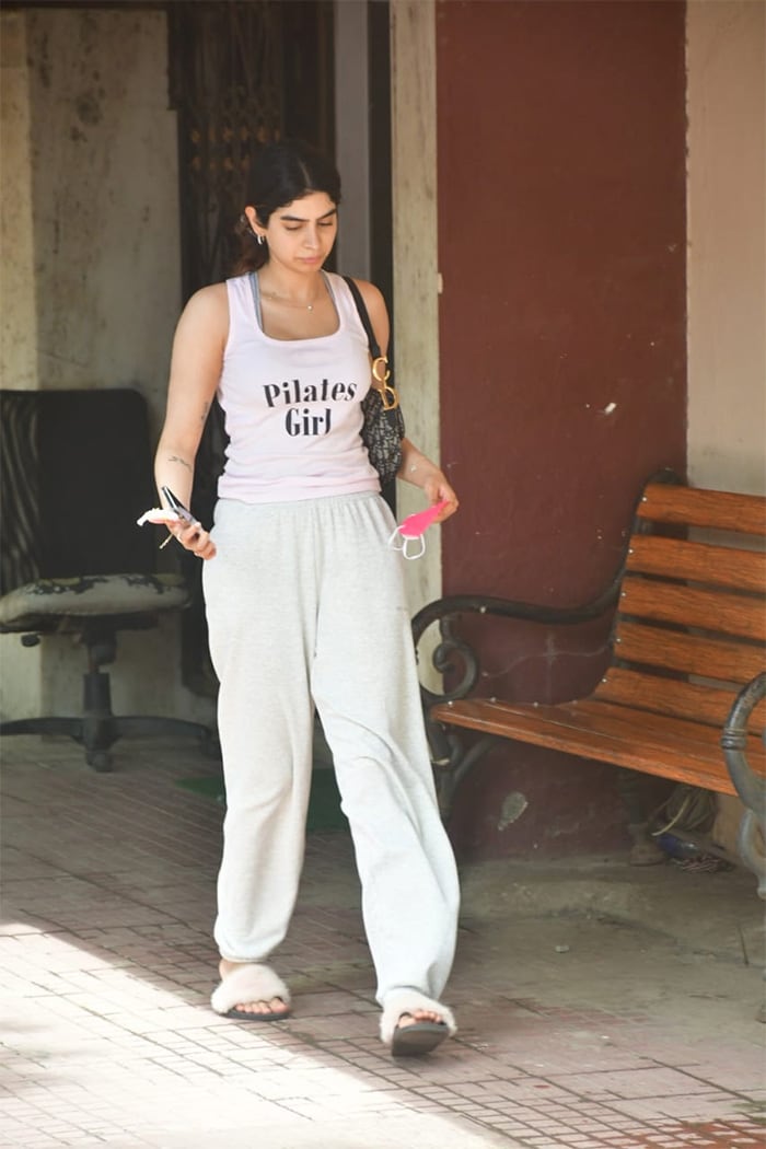 Nothing To See Here. Just Genelia D'Souza, Khushi Kapoor Serving Major Work Out Motivation