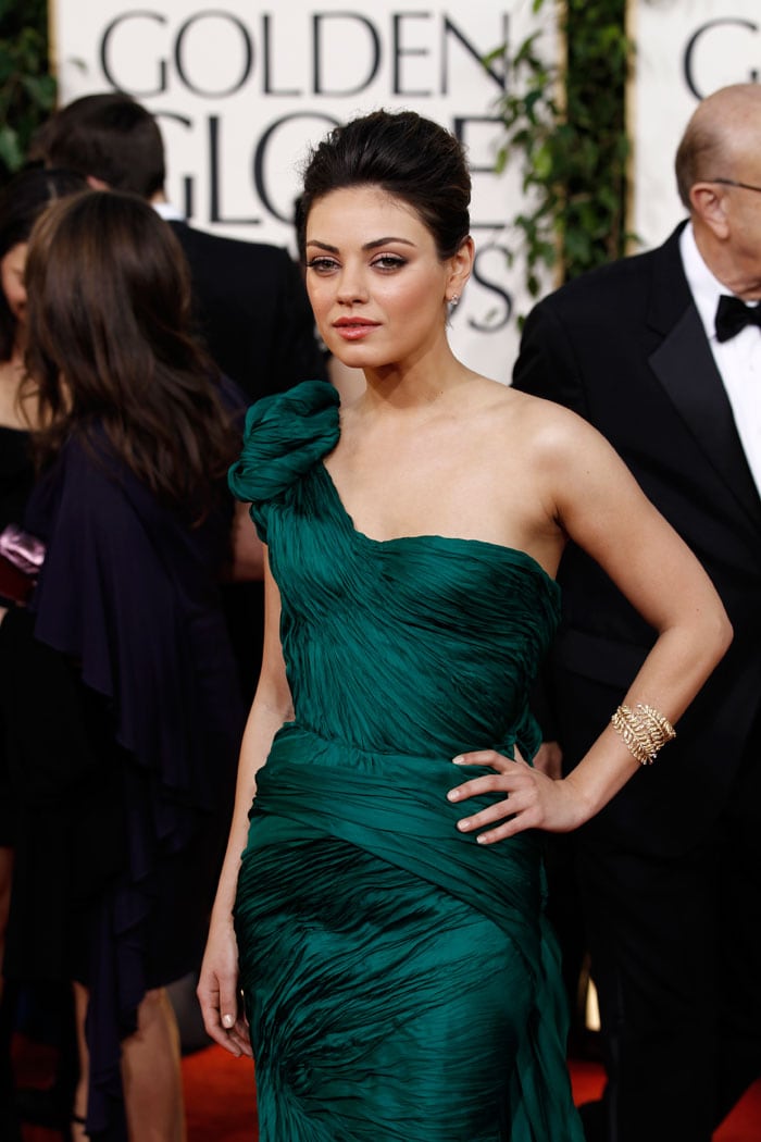 Mila Kunis wore a Vera Wang dress on the red carpet.