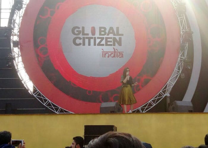 Alia Bhatt was onstage to introduce singer actress Demi Lovato. <br><br>This image was posted on Twitter by <a href=" https://twitter.com/glblctznIN/" target="_blank" rel="nofollow" >Global Citizen India</a>