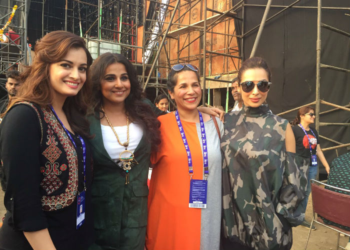 Dia posed with her girl gang, which includes Malaika Arora Khan. <br><br>This image was posted on Twitter by <a href=" https://twitter.com/deespeak" target="_blank" rel="nofollow" >Dia Mirza</a>