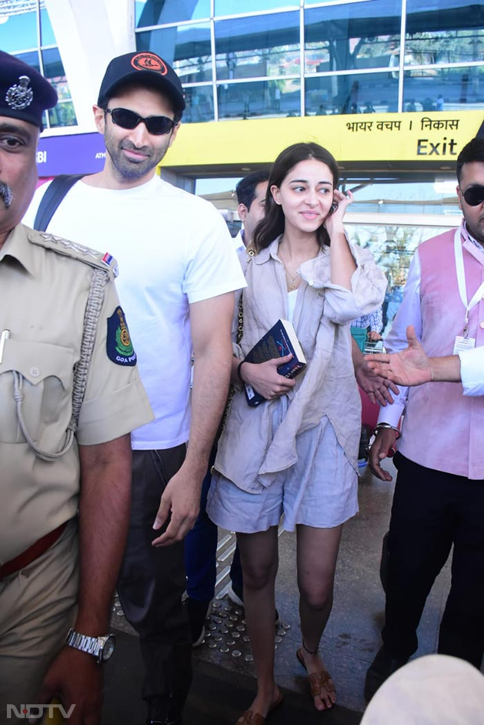 Goa Airport Traffic: Ananya-Aditya, Shilpa-Raj And Others