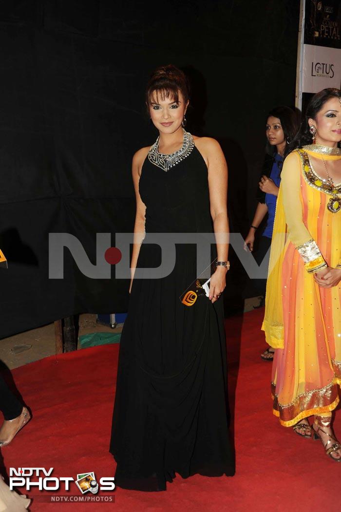 Bolly\'s A-list shows off red carpet style