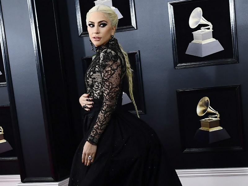 Photo : Grammys 2018: Lady Gaga, Lana Del Ray, Miley Cyrus Rule The Red Carpet