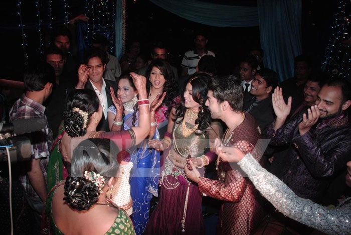 Debina, Gurmeet hit the dance floor with friends.