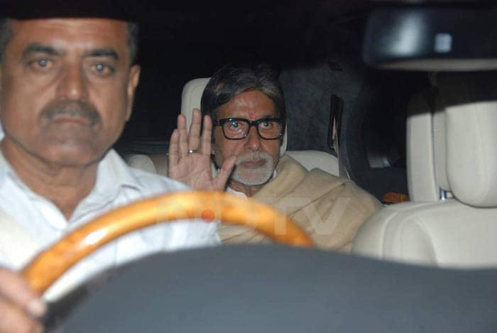 Big B takes time out for bahu's new flick.