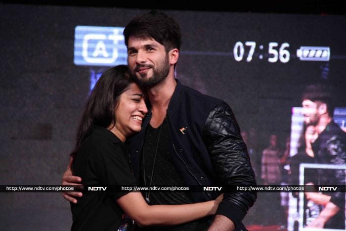 Too Cool For School? Shraddha, Shahid go to College
