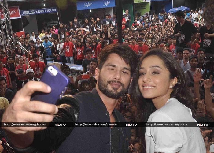 Too Cool For School? Shraddha, Shahid go to College
