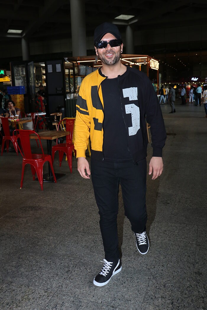 TV actor Sanjay Gagnani happily posed for the shutterbugs.