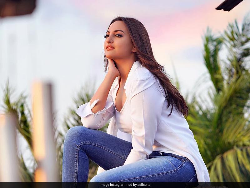 Happy Birthday Sonakshi Sinha Bollywoods Dabangg Lady 32