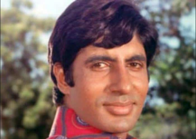 But corporate Kolkata held little attraction for the young Amitabh. With his baritone, that would become his trademark later, left All India Radio unimpressed. His voice was deemed too heavy for radio and he was shown the door after auditioning for the post of newsreader.<br><br>He didn't even qualify in the preliminary round of a talent contest held by Filmfare, which added salt to his wounds and a dejected Amitabh left Kolkata to join his parents in Delhi.