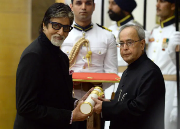 The Government of India presented Mr Bachchan with the Padma Shri in 1984, the Padma Bhushan in 2001 and the Padma Vibhushan in 2015. Amitabh Bachchan received the Padma Vibhushan from former President Pranab Mukherjee at a ceremony held in New Delhi on April 8, 2015.