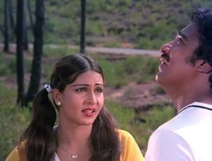 Kamal Haasan's pairing with actress Sridevi was very successful at the time. The duo's first project together was the less-known film <i>Kuttavum Sikshayum</i> (1977). The pair continued to work together in films like <i>Thaayillamal Naan Illai</i> (1979), <i>Guru</i>, <i>Neela Malargal</i>, <i>Kalyanaraman</i> and <i>Varumayin Niram Sigappu</i>, all in 1980. Mr Haasan's 100th film appearance was in 1981 titled <i>Raja Paarvai</i>, which also marked his debut in film production. Despite this film's relatively poor reception at the cinemas, his portrayal of a blind violinist earned him another Filmfare Award.</p>