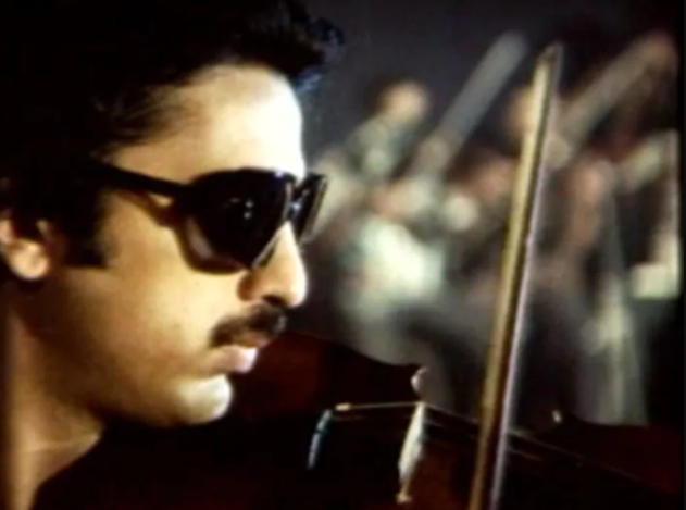 Kamal Haasan starred in many of director K Balachander's films through the late '70s. These included <i>Oru Oodhappu Kan Simittugiradhu</i> (1976), <i>Moondru Mudichu</i> (1976), <i>Avargal</i> (1977). <i>16 Vayathinile</i>, in which he played a village bumpkin, won him a third Best Actor award.