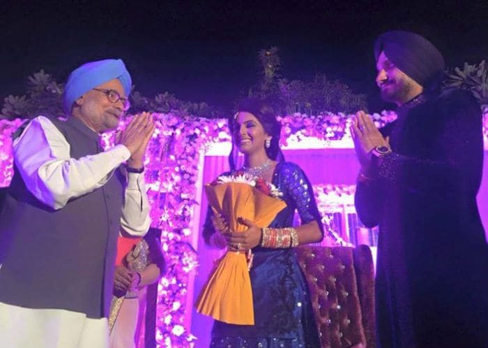 Former Prime Minister Manmohan Singh was also present at the reception. <br><br>This image was posted on Facebook by <a href=" https://www.facebook.com/CircleofCricket.HarbhajanSingh/?fref=ts" target="_blank" rel="nofollow" >Harbhajan Singh</a>