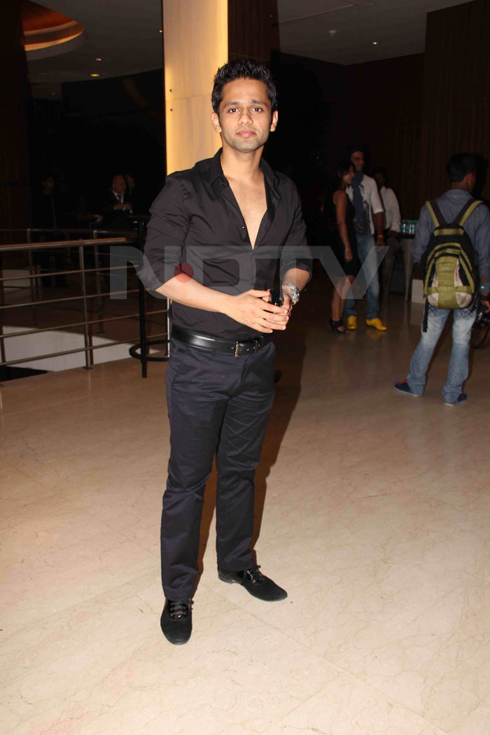 Rahul Vaidya goes all black.