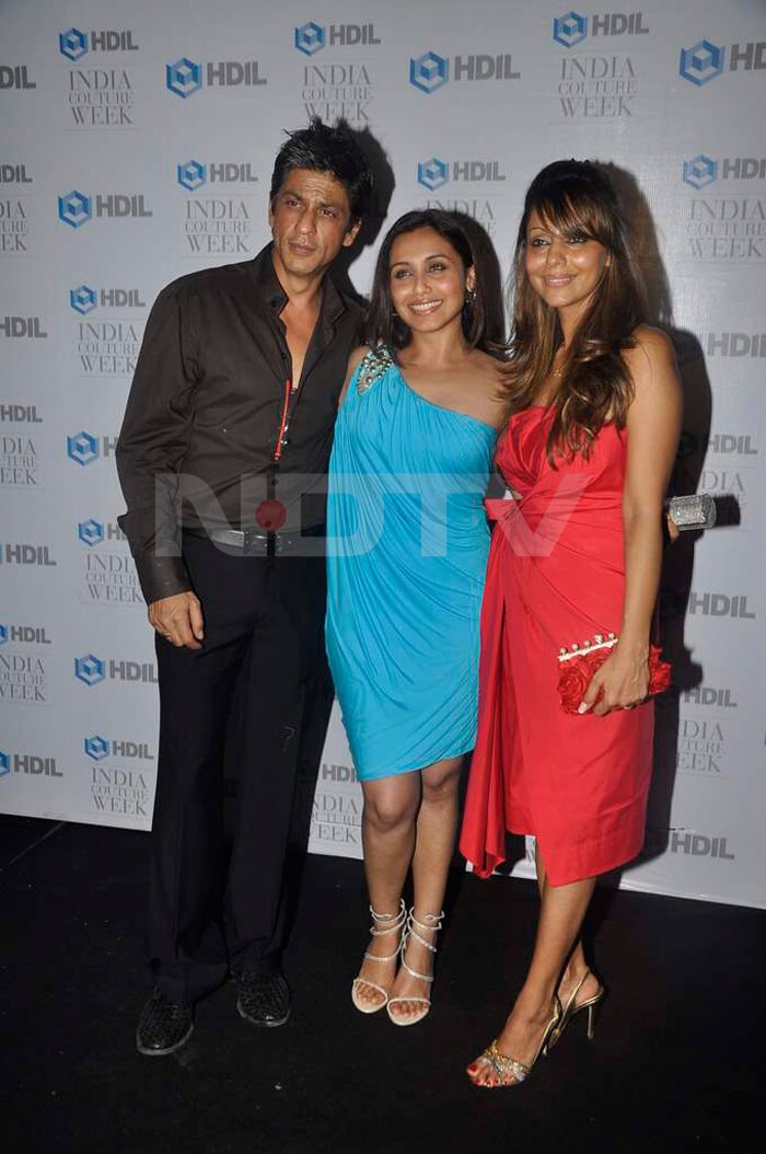 Shah Rukh Khan, Rani Mukherjee and Gauri Khan pose together.